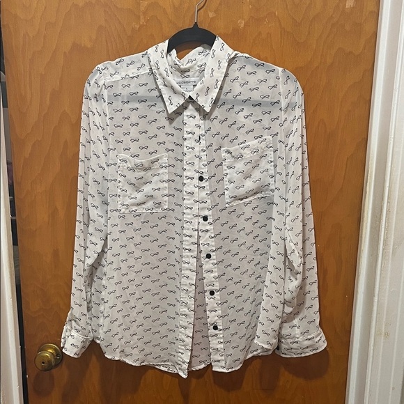 Liz Claiborne Tops - Liz Claiborne Ivory Blouse with Black Ribbon Pattern
